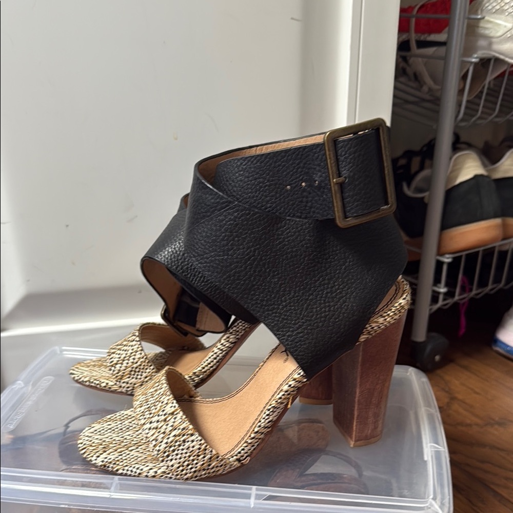 Splendid Black and Tan Heeled Sandals with Chunky Heel - Picture 2 of 6